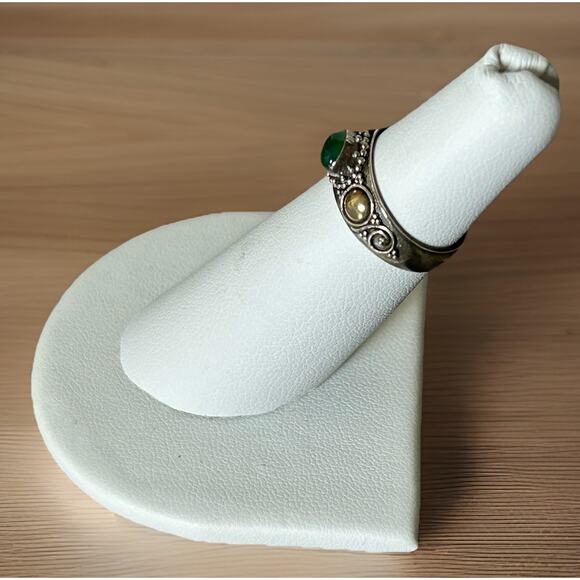 Vintage Sterling Green Cabochon Stone Ring. Size 5 - Picture 2 of 5